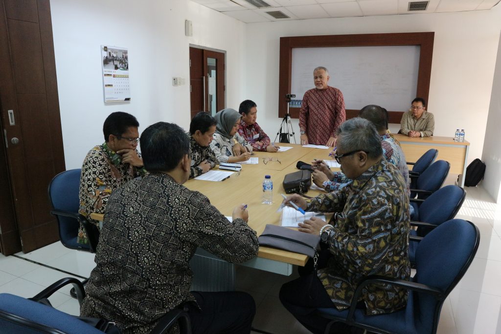 Asesor PPSDM Consultant tengah melakukan kegiatan dinamika kelompok untuk para pejabat salah satu kementerian dan lembaga.